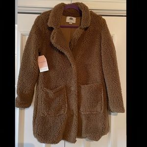 Faux shearling button down Chestnut jacket, size small NWT. Boutique outerwear